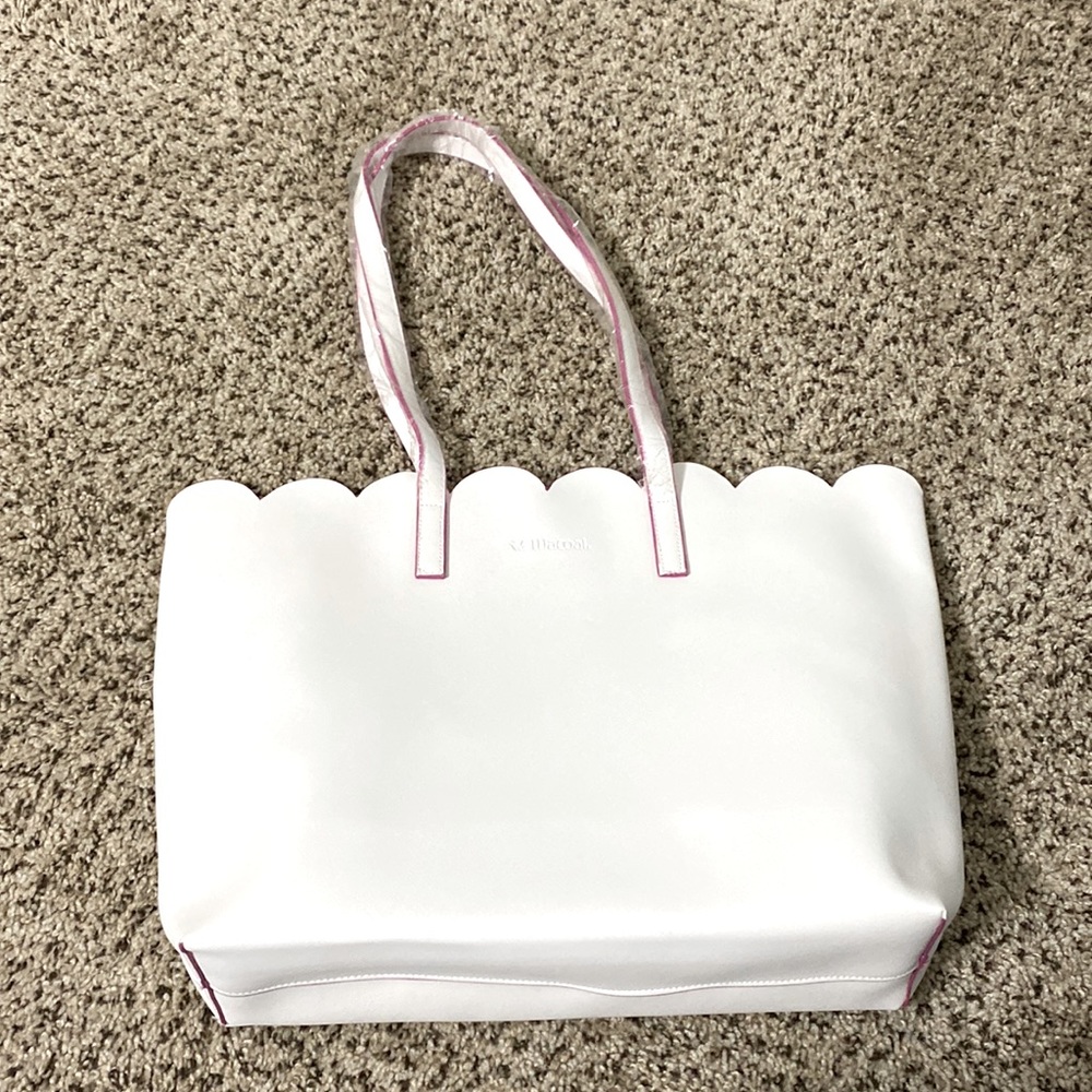 NWOT faux leather tote bag with scallop edging & pink trim - 17” x 11.5” x 4”